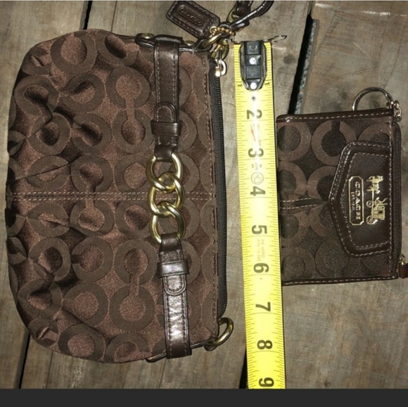 Brown coach wristlet with matching change purse - Picture 1 of 3